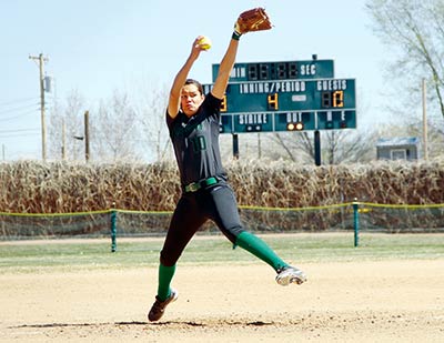 Diné pitcher leads Farmington softball team atop the mound