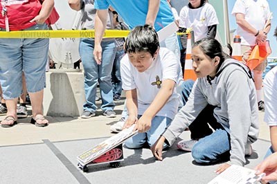Tesuque Pueblo, Shiprock teams clean up at PNM solar car race