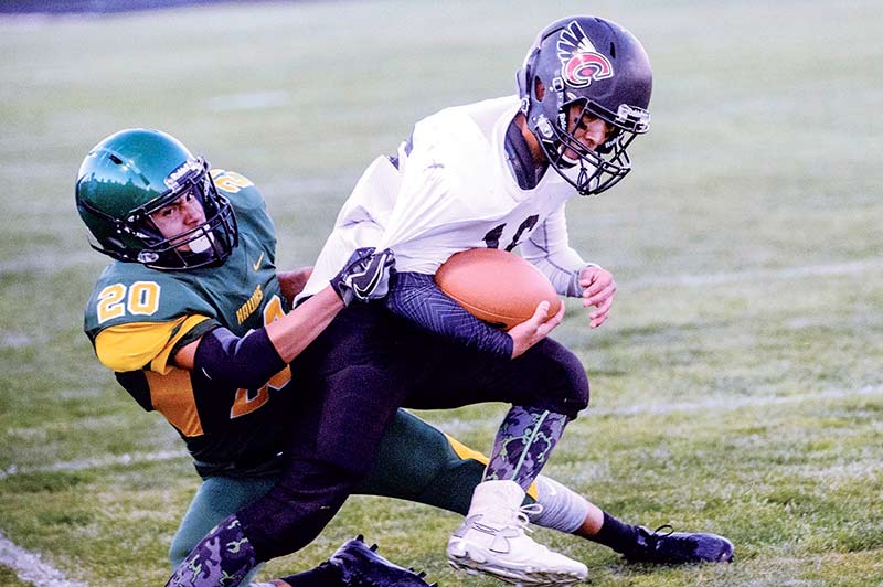 Crownpoint grabs early momentum in 39-16 win over Thoreau
