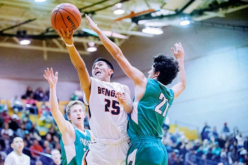 Farmington boys shoot lights out in win over Gallup