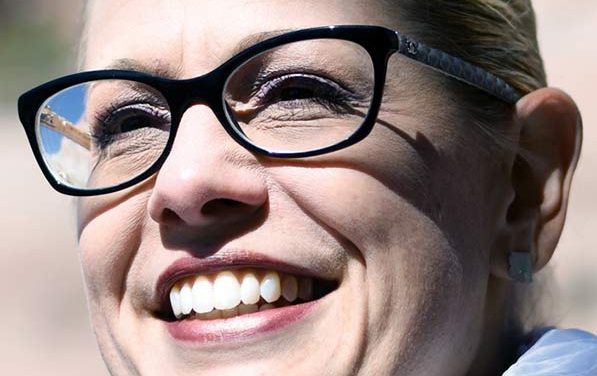 Sinema visits NGWSP, meets with Diné naat’áanii
