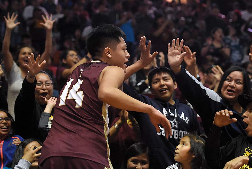 Braves upend top seed to reach title game