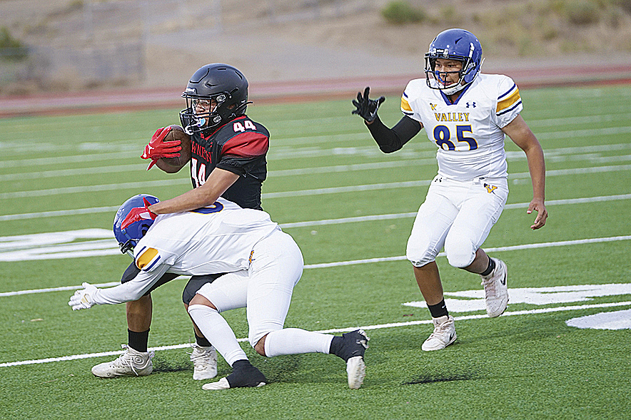 Crownpoint holds off Sanders Valley in season opener