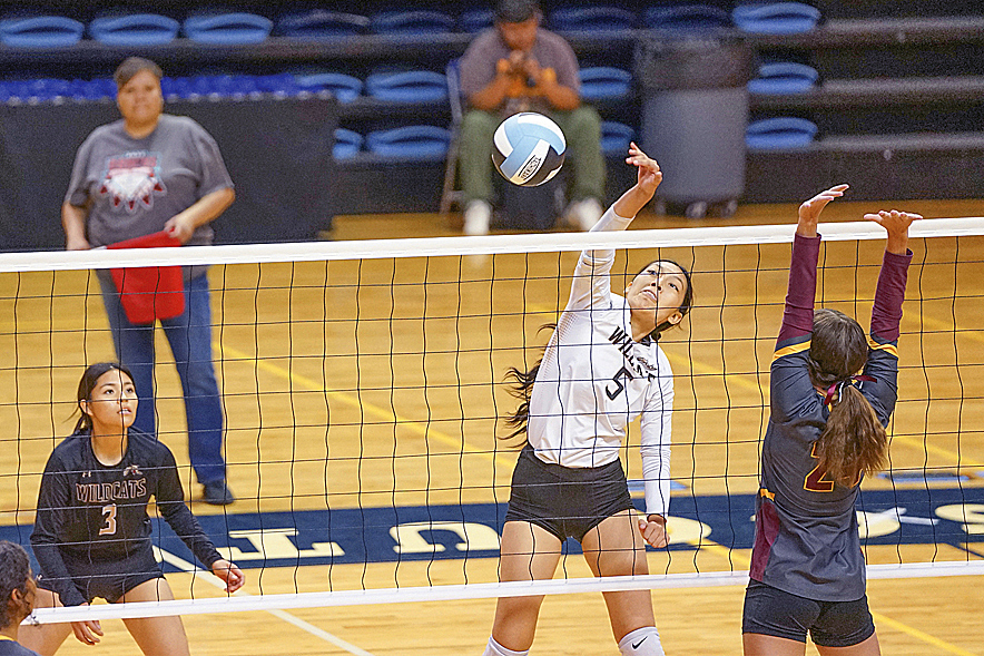 Chinle rallies to defeat host team at Window Rock tourney