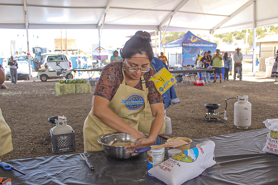 Frybread contest returns to Navajo Nation Fair, draws big crowd