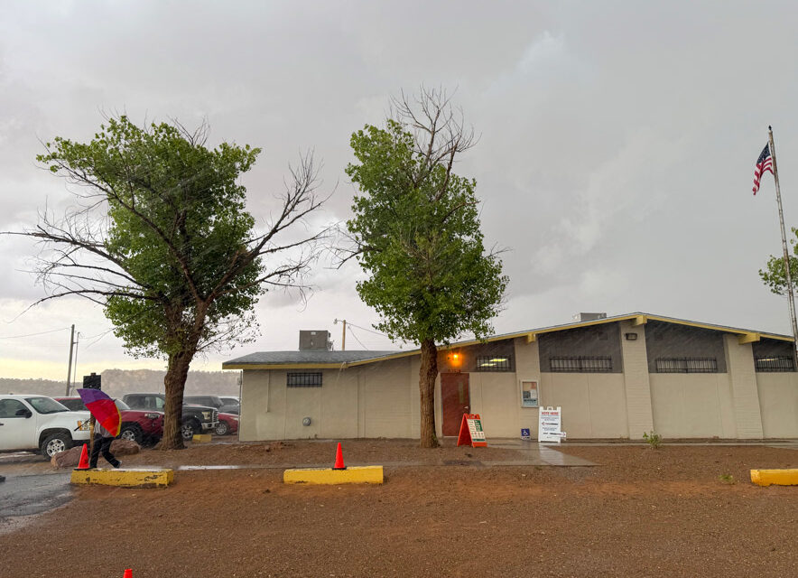 Monsoon closes Navajo County vote center at Black Mesa